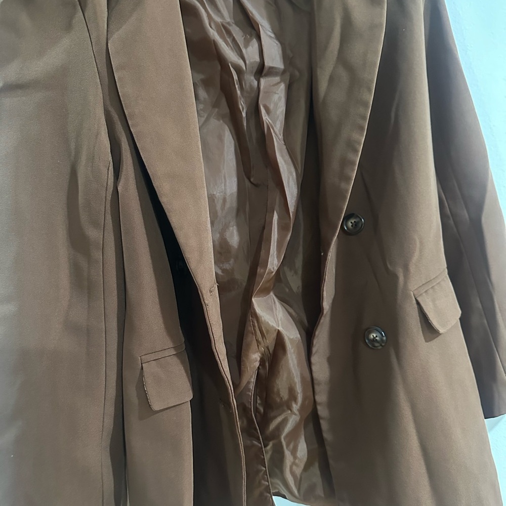 Chic Brown Double-Breasted Blazer - image 3